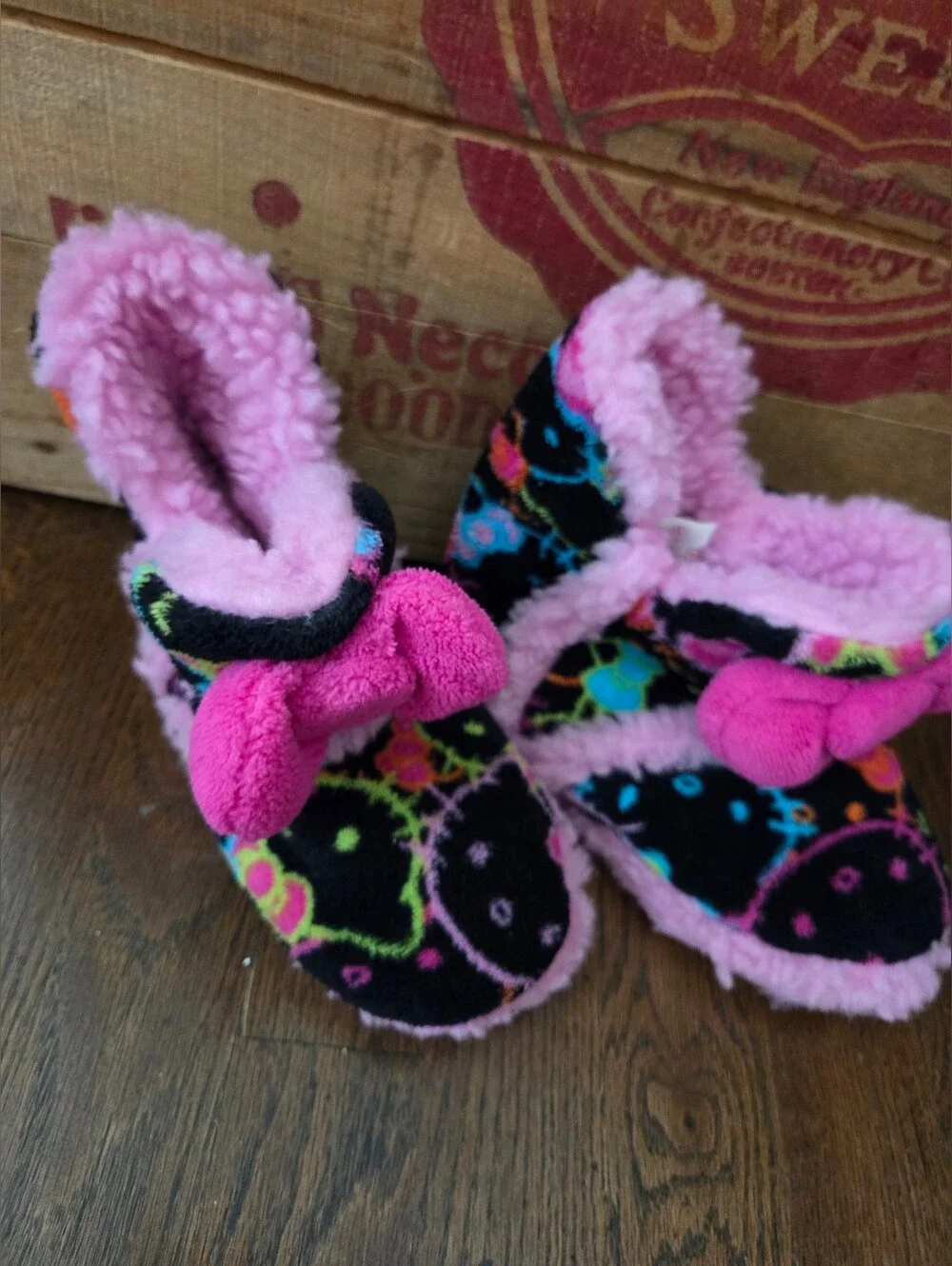 Hello Kitty Toddler Girls 11-12 Slippers